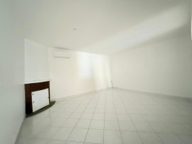 
                                                                                        Vente
                                                                                         Deux maisons d'habitations