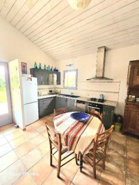 
                                                                                        Vente
                                                                                         Deux maisons sur un terrain de 3000 m2 .