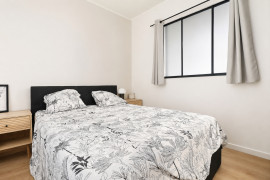 
                                                                                        Vente
                                                                                         Deux pièces avec balcon Bagneux