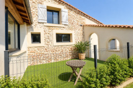 
                                                                                        Vente
                                                                                         Domaine avec gîte et écuries