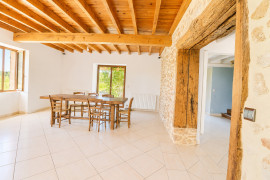 
                                                                                        Vente
                                                                                         Domaine avec gîte et écuries