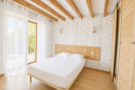 
                                                                                        Vente
                                                                                         Domaine avec gîte et écuries