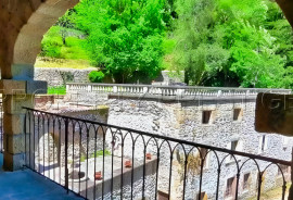 
                                                                                        Vente
                                                                                         ARDECHE Domaine du XIXe 5 ha Bord de rivière