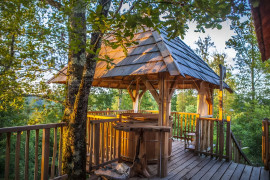 
                                                                                        Vente
                                                                                         DOMAINE LUXUEUX D'HEBERGEMENTS INSOLITES EN PERIGORD