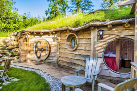 
                                                                                        Vente
                                                                                         DOMAINE LUXUEUX D'HEBERGEMENTS INSOLITES EN PERIGORD