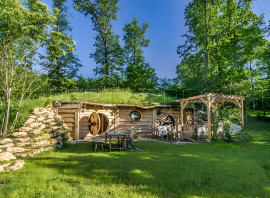 
                                                                                        Vente
                                                                                         DOMAINE LUXUEUX D'HEBERGEMENTS INSOLITES EN PERIGORD