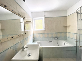 
                                                                                        Vente
                                                                                         Draguignan Appartement 85 m2 env 4 pièce(s) Belle vue, Terrasse, Parking, Cave