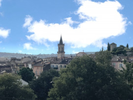 
                                                                                        Vente
                                                                                         Draguignan Appartement 85 m2 env 4 pièce(s) Belle vue, Terrasse, Parking, Cave