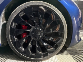 
                                                                                        Voiture
                                                                                         (Dual Motor) Performance Saloon 4dr Electric Auto 4WDE (Performance Upgrade) (449 bhp)