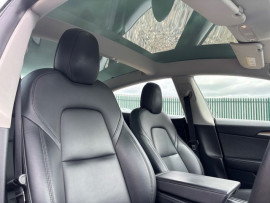
                                                                                        Voiture
                                                                                         (Dual Motor) Performance Saloon 4dr Electric Auto 4WDE (Performance Upgrade) (449 bhp)