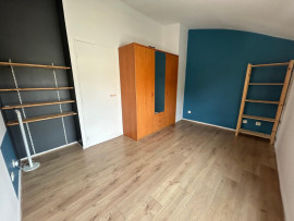 
                                                                                        Location
                                                                                         Duplex 2 chambres, parking