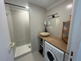 
                                                                                        Location
                                                                                         Duplex 2 chambres, parking