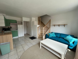 
                                                                                        Location
                                                                                         Duplex 2 chambres, parking
