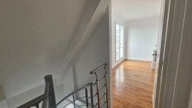 Vente
Duplex 3 pièces compacte avec 3 balcons