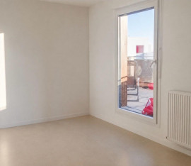 
                                                                                        Vente
                                                                                         Duplex 5 pièces dernier étage avec terrasse