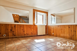 
                                                                                        Vente
                                                                                         Duplex atypique de 82 m² avec 4 pièces et garage