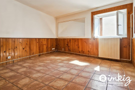 
                                                                                        Vente
                                                                                         Duplex atypique de 82 m² avec 4 pièces et garage