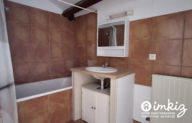 
                                                                                        Vente
                                                                                         Duplex atypique de 82 m² avec 4 pièces et garage