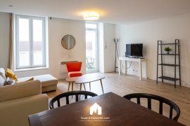 
                                                                                        Location
                                                                                         DUPLEX EN VILLE avec extérieur
