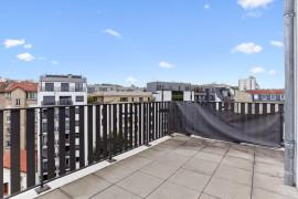 
                                                                                        Vente
                                                                                         Duplex familial au dernier étage avec terrasse