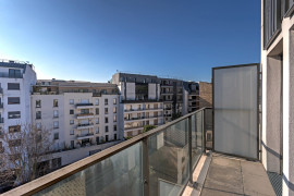 Vente
Duplex familial au dernier étage avec terrasses !