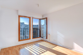 Vente
Duplex familial au dernier étage avec terrasses !