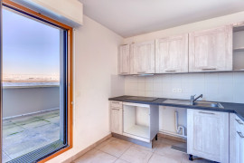 
                                                                                        Vente
                                                                                         Duplex familial au dernier étage avec terrasses !