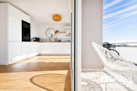 
                                                                                        Vente
                                                                                         Duplex rénové 84 m² • Sainte-Marie la mer