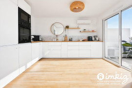 
                                                                                        Vente
                                                                                         Duplex rénové 84 m² • Sainte-Marie la mer