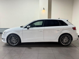 
                                                                                        Voiture
                                                                                         ee