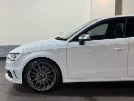 
                                                                                        Voiture
                                                                                         ee