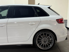 
                                                                                        Voiture
                                                                                         ee