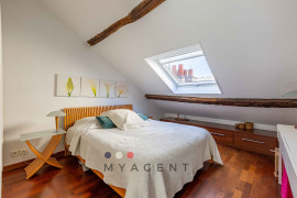 
                                                                                        Vente
                                                                                         ÉLÉGANCE SOUS LES TOITS - PLACE DU COMMERCE