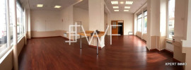 
                                                                                        Location
                                                                                         Emplacement n° 1 : Boutique d'Angle 170m²