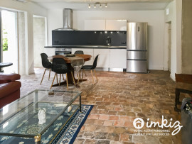 
                                                                                        Vente
                                                                                         Ensemble de 2 corps de ferme, piscine