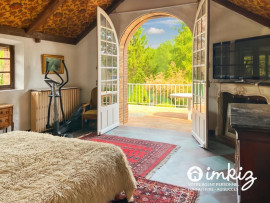 
                                                                                        Vente
                                                                                         Ensemble de 2 corps de ferme, piscine