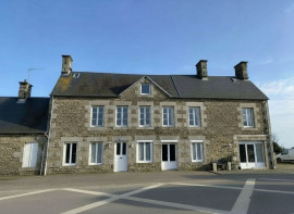 
                                                                                        Vente
                                                                                         Ensemble de 2 maisons avec revenus locatifs   192 m2   10 mi