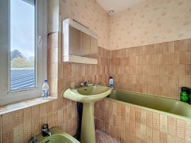 
                                                                                        Vente
                                                                                         Ensemble de 2 maisons avec revenus locatifs   192 m2   10 mi