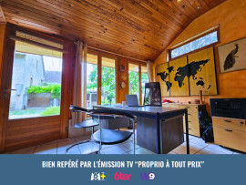 
                                                                                        Vente
                                                                                         Ensemble de deux maisons avec piscine naturelle, dépendances et terrain de plus de 20 ares