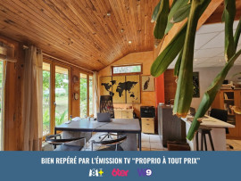 
                                                                                        Vente
                                                                                         Ensemble de deux maisons avec piscine naturelle, dépendances et terrain de plus de 20 ares