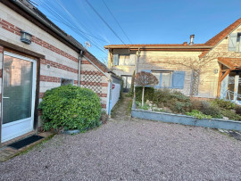
                                                                                        Vente
                                                                                         Ensemble immobilier 6 lots proche Amiens
