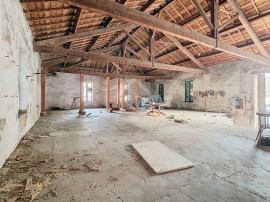 
                                                                                        Vente
                                                                                         Ensemble immobilier avec terrain