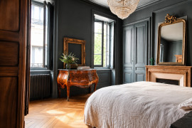 
                                                                                        Vente
                                                                                         Entre Opéra et Cordeliers magnifique "Haussmannien"