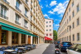 
                                                                                        Vente
                                                                                         Entre Opéra et Cordeliers magnifique "Haussmannien"