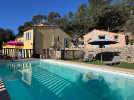 Vente
Entrecasteaux, villa avec piscine et dépendances
