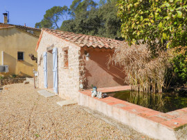 Vente
Entrecasteaux, villa avec piscine et dépendances