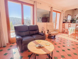 Vente
Entrecasteaux, villa avec piscine et dépendances