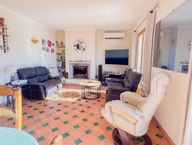 Vente
Entrecasteaux, villa avec piscine et dépendances