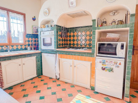 Vente
Entrecasteaux, villa avec piscine et dépendances