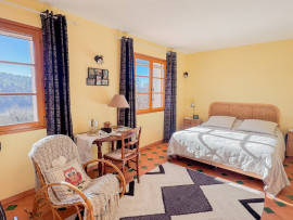 Vente
Entrecasteaux, villa avec piscine et dépendances